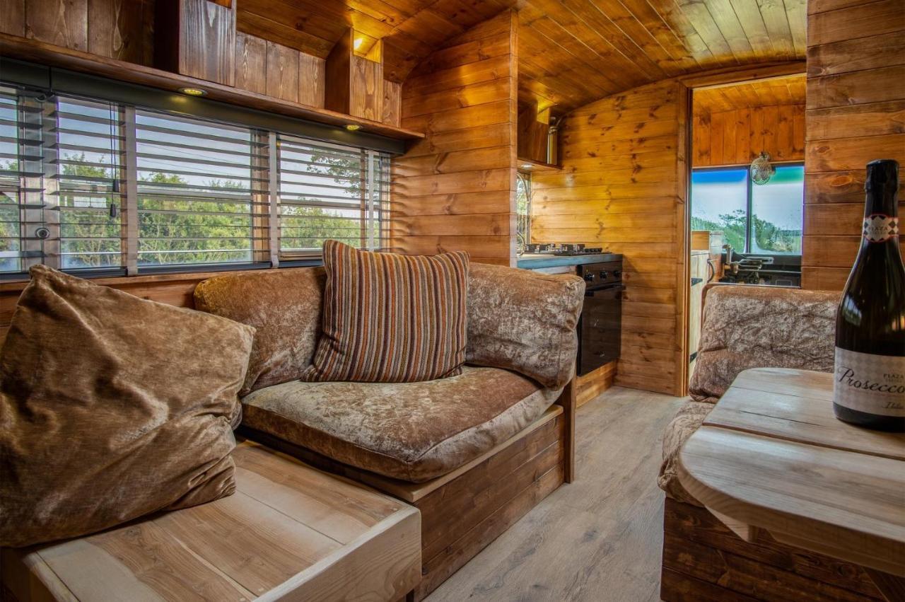 American School Bus - 1 Bedroom - Blossom Farm - Tiers Cross Johnston Ngoại thất bức ảnh