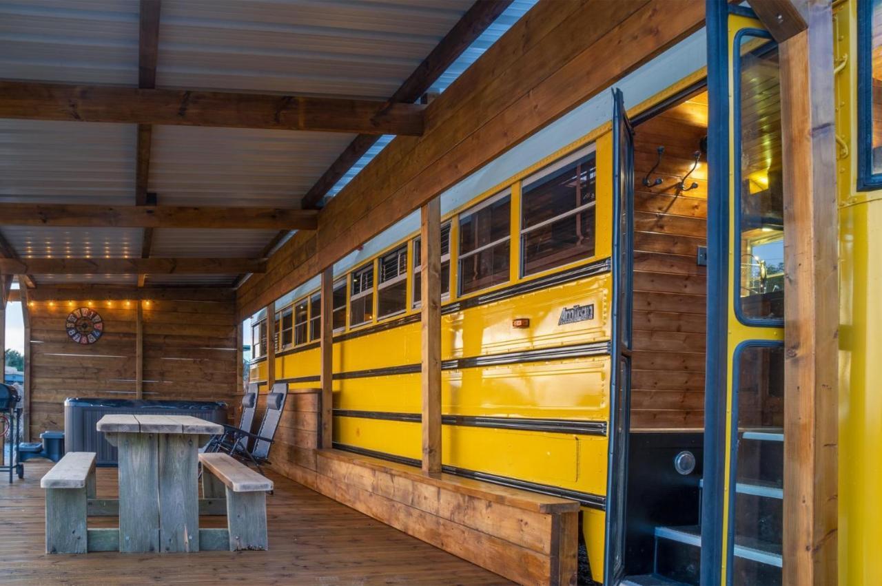 American School Bus - 1 Bedroom - Blossom Farm - Tiers Cross Johnston Ngoại thất bức ảnh