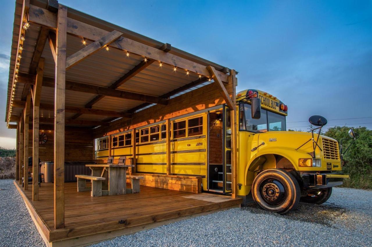 American School Bus - 1 Bedroom - Blossom Farm - Tiers Cross Johnston Ngoại thất bức ảnh