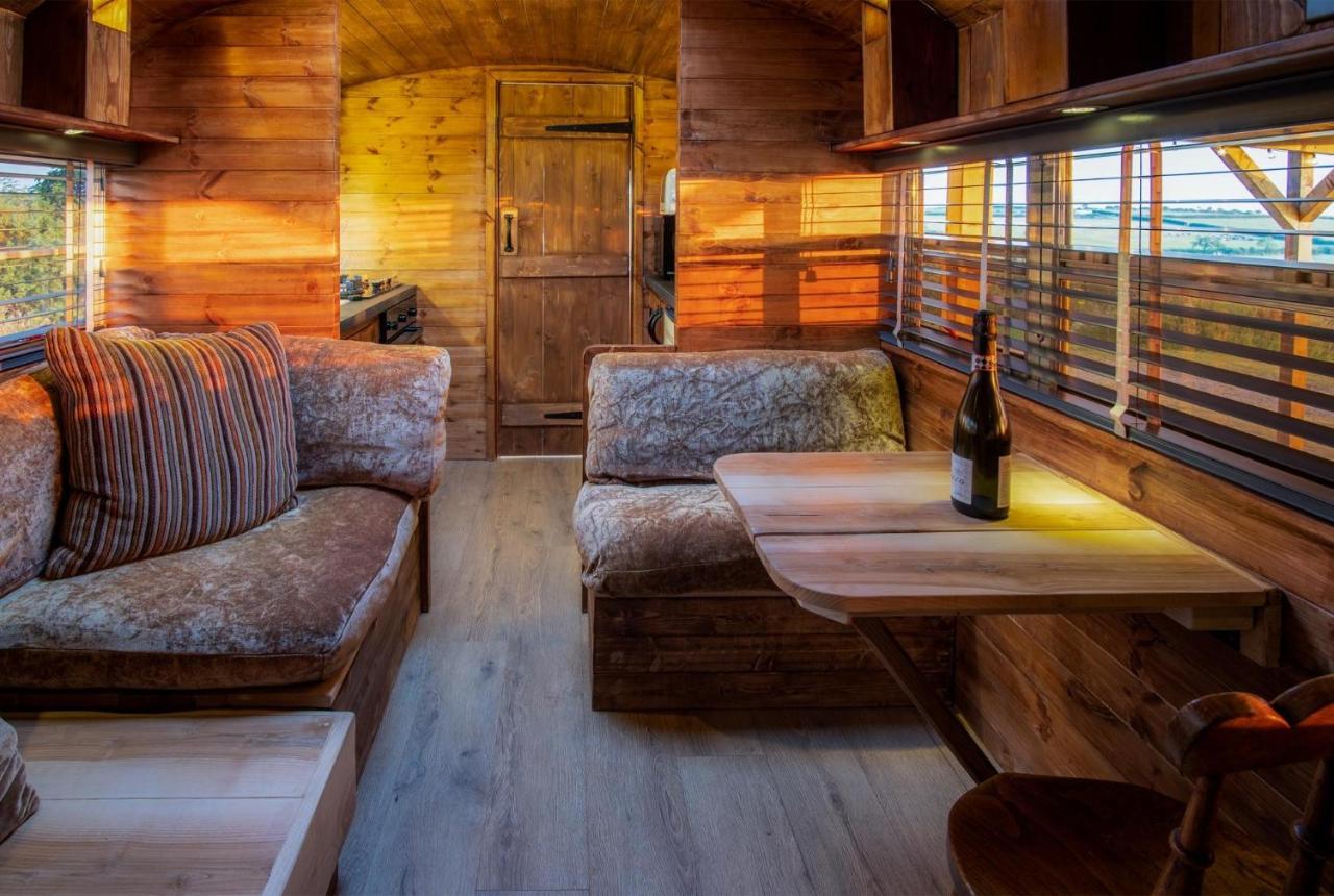 American School Bus - 1 Bedroom - Blossom Farm - Tiers Cross Johnston Ngoại thất bức ảnh